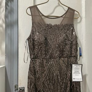 Evening, prom or wedding guest. Beautiful topaz gown from Macy’s. Size 8p